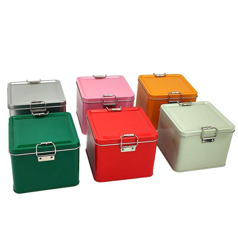 Scatola Quadrata in Latta per  - Kitchen Baking Tins recensione e prezzo